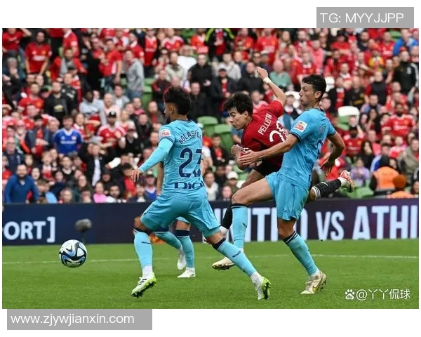 欧联杯激战AC米兰大胜曼联红牌事件引发全场热议与转会传闻